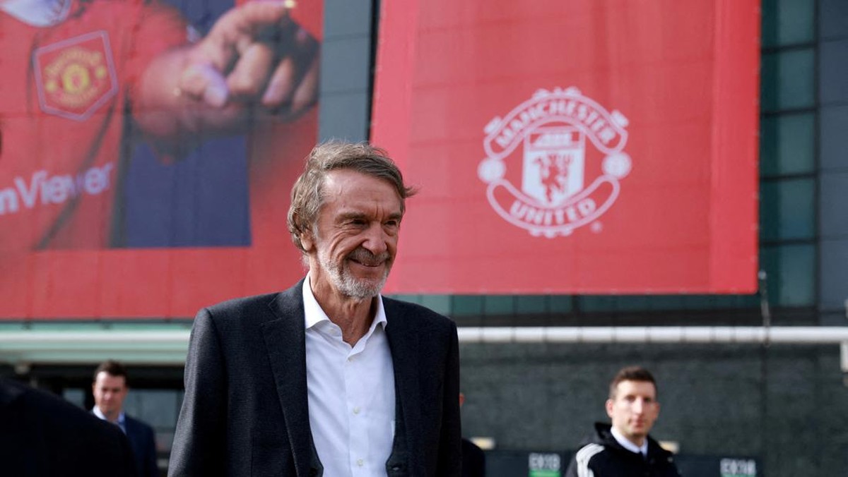Sir Jim Ratcliffe punya tugas berat di Manchester United. (Foto: REUTERS/PHIL NOBLE)