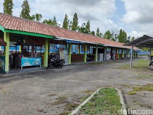 Potret Sepinya Taman Kuliner di Terminal Wonosari, Cuma Tersisa 1 Pedagang Potret Sepinya Taman Kuliner di Terminal Wonosari, Cuma Tersisa 1 Pedagang