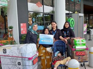 Syukur Ibu Ariqah Dapat Stroller Baru hingga Sembako Berkat Sahabat Baik