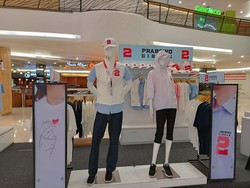 Penjualan Merchandise Resmi Capres di Mal Melonjak Saat Debat