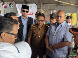 Kunjungi Posko Erupsi Marapi, Andre Rosiade Diminta Perjuangkan Jalur Evakuasi