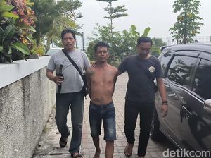 Azis Bacok Tetangga di Gresik Hanya karena Tak Terima Dibayar Uang Receh Azis Bacok Tetangga di Gresik Hanya karena Tak Terima Dibayar Uang Receh