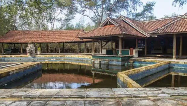 Bounty Beach Club Bungalows