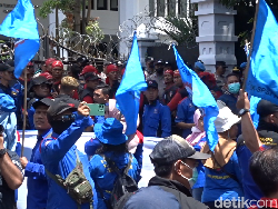 Buruh Jabar Kembali Turun Aksi ke Jalan