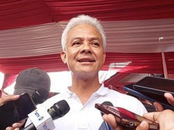 Ganjar Duga Maruarar Dukung Kelompok Jokowi: Anaknya Pakai Bajunya di Debat