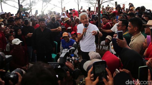 Ganjar Dengarkan Keluhan Nelayan Pekalongan