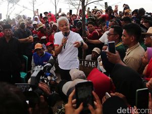 Ganjar Dengarkan Keluhan Nelayan Pekalongan