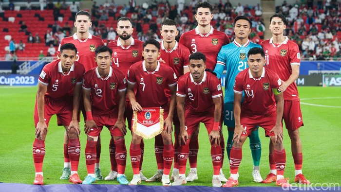 Irak mengalahkan Indonsia dengan skor 3-1 padalaga Grup D Piala Asia 2023. Hasil ini menempatkan Indonesia menjadi juru kunci sementara Grup D dengan nirpon. Pertandingan Indonesia vs Irak berlangsung di Ahmad bin Ali Stadium, Al Rayyan, Qatar, Senin (15/1/2024) malam.