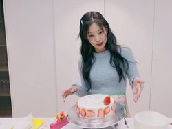 Jennie BLACKPINK Ulang Tahun, Ini Momen Saat Bikin Kue Sendiri