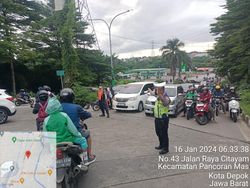 Berhari-hari Macet Lalin GDC Depok Tak Terelak Buntut Tutup Drainase Rusak