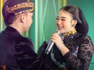 Lirik Lagu Lintang Asmoro Niken Salindry feat Akbar Versi Campursari Lirik Lagu Lintang Asmoro Niken Salindry feat Akbar Versi Campursari