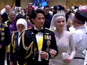 Suasana Perjamuan Kerajaan di Perayaan Pernikahan Pangeran Abdul Mateen Suasana Perjamuan Kerajaan di Perayaan Pernikahan Pangeran Abdul Mateen