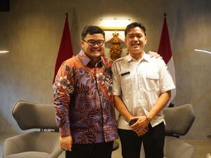 Kisahnya Sempat Viral, Guru SD Ini Ditawari Bupati Kediri Jadi Tenaga Ahli Kisahnya Sempat Viral, Guru SD Ini Ditawari Bupati Kediri Jadi Tenaga Ahli