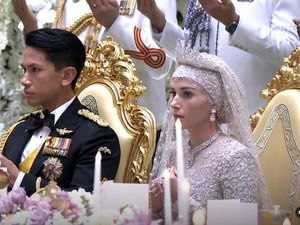 Most Pop: Gaya Menawan Pangeran Mateen dan Anisha Bersanding di Royal Banquet Most Pop: Gaya Menawan Pangeran Mateen dan Anisha Bersanding di Royal Banquet