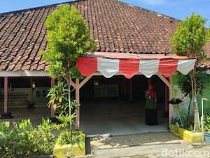 Kisah Eks Rumah Wedana Era Kolonial di Demak Kini Tampung Gelandangan Kisah Eks Rumah Wedana Era Kolonial di Demak Kini Tampung Gelandangan