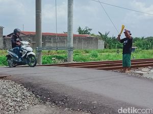 Cerita Penjaga Perlintasan Lokasi Laka Maut KA Gaya Baru Vs Agya di Prambanan Cerita Penjaga Perlintasan Lokasi Laka Maut KA Gaya Baru Vs Agya di Prambanan