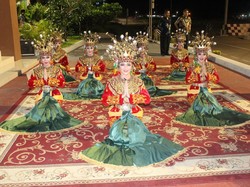 Tari Sekapur Sirih Jambi: Fungsi, Sejarah, dan Ragam Gerakan