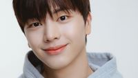 Senyum Yook Sungjae di Foto Profil Terbaru Bikin Meleleh!