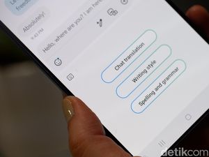 Galaxy AI Akan Hadir di HP Layar Lipat Terbaru Samsung