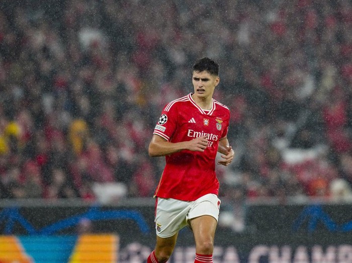 Benfica's Antonio Silva in action during the Champions League group D soccer match between SL Benfica and Inter Milano at the Luz stadium in Lisbon, Wednesday, Nov. 29, 2023. (AP Photo/Armando Franca)