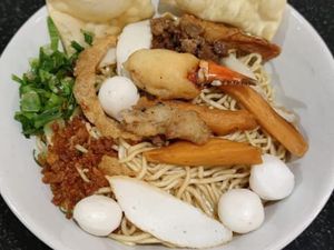 Gurih Mantap! 5 Bakmi Kepiting Pontianak Pakai Topping Komplet Gurih Mantap! 5 Bakmi Kepiting Pontianak Pakai Topping Komplet