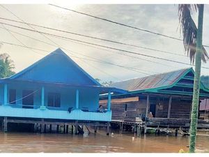 Sungai Pongkeru Luwu Timur Meluap, 70 Rumah Warga Terendam Banjir Sungai Pongkeru Luwu Timur Meluap, 70 Rumah Warga Terendam Banjir