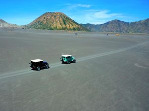 Heboh Cewek Bule Ngaku Hampir Dilecehkan di Bukit King Kong Bromo Heboh Cewek Bule Ngaku Hampir Dilecehkan di Bukit King Kong Bromo