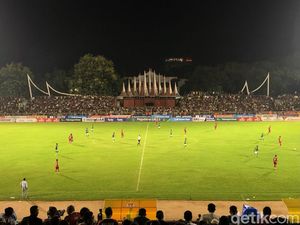 Semen Padang FC Cukur PSMS Medan 2-0