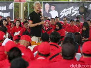 Momen Ganjar Bakar Semangat Pendukung di Kendal