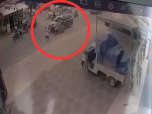 Pemotor Wanita di Gorontalo Ditabrak Lari Pemobil, Polisi Selidiki