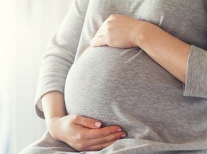 Model Singapura Ngaku Makan Plasentanya Sendiri Setelah Melahirkan, Buat Apa? Model Singapura Ngaku Makan Plasentanya Sendiri Setelah Melahirkan, Buat Apa?
