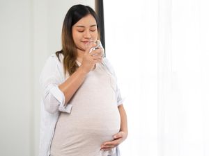 8 Cara Mudah Mengatasi Mual di Awal Kehamilan 8 Cara Mudah Mengatasi Mual di Awal Kehamilan