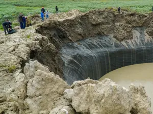 Ledakan Kawah Siberia Dipicu Kekuatan Bawah Tanah Misterius