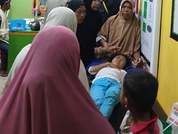 Viral, Tiga Orang Terseret Truk di Bima dan Sopirnya Melarikan Diri