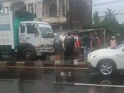 Wanita di Maros Tewas Dilindas Truk Usai Jatuh dari Motor gegara Lubang