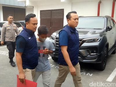Potret Pelaku Pengancaman Tembak Anies, Jalani Pemeriksaan di Polda Jatim