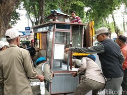 PKL di Pamekasan Mulai Menjamur, 20 Lapak Diangkut