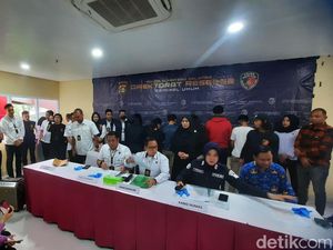 Jadi Tersangka, 2 Gadis Duel Bercelurit Saling Lapor ke Polisi Jadi Tersangka, 2 Gadis Duel Bercelurit Saling Lapor ke Polisi