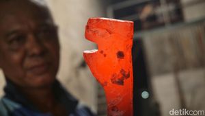 Menilik Pande Besi yang Masih Bertahan di Surabaya