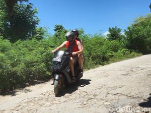 Pemilik Lahan Menuju Broken Beach Nusa Penida Relakan Tanahnya untuk Jalan Pemilik Lahan Menuju Broken Beach Nusa Penida Relakan Tanahnya untuk Jalan
