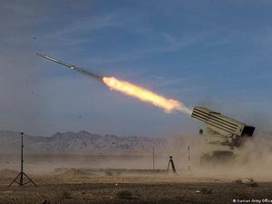 PM Pakistan Gelar Rapat Darurat Keamanan Usai Saling Serang dengan Iran