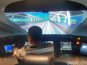 Cerita Wawan Ikut Seleksi Pengendali Kereta Cepat Whoosh