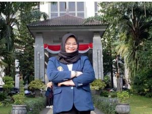 Mulai Kuliah Usia 16 Tahun, Syifa Lulus Jadi Wisudawan Termuda UB Mulai Kuliah Usia 16 Tahun, Syifa Lulus Jadi Wisudawan Termuda UB