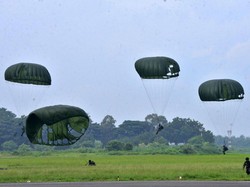 Tingkatkan Skill Udara, 147 Personel Lanud Iswahjudi Gelar Terjun Payung