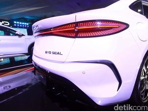 Harga Beda Rp 7 Juta, Pilih Beli BYD Seal atau Sealion 7? Harga Beda Rp 7 Juta, Pilih Beli BYD Seal atau Sealion 7?