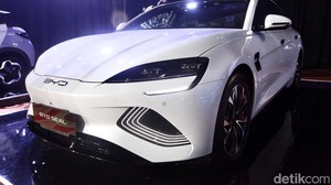 Seberapa Laris Sedan Listrik di Indonesia?