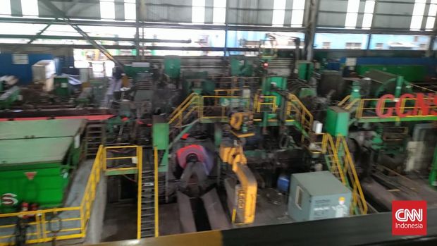 Aktivitas pengolahan nikel di kawasan Indonesia Morowali Industrial Park (IMIP)