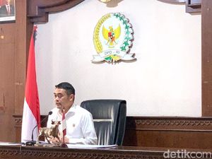 Serangan Balik Senator Arya Wedakarna ke Para Penuduh Ucapan SARA Serangan Balik Senator Arya Wedakarna ke Para Penuduh Ucapan SARA