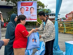 Warga Pesisir Pontianak Tebus Murah Sembako dari Barisan RFG
