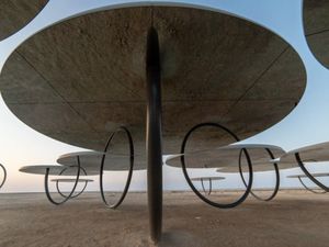 Potret Cermin-cermin Estetis di Gurun Qatar